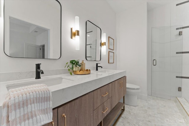 963 Windsor St, Cincinnati, OH 45206 - full bath with a shower stall and double vanity