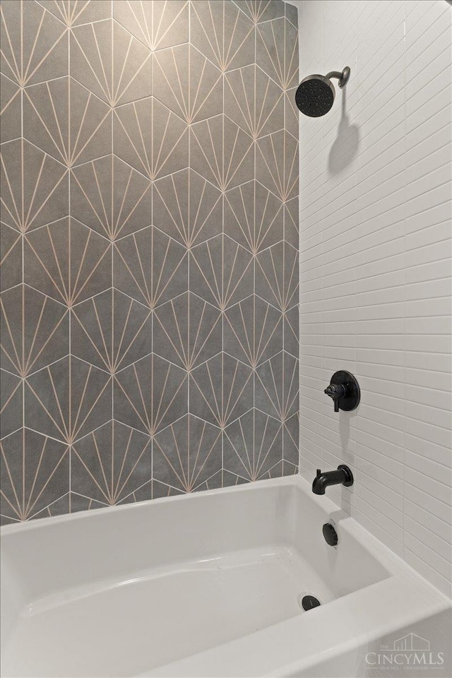963 Windsor St, Cincinnati, OH 45206 - full bathroom featuring  shower combination