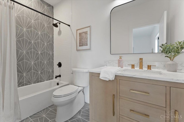 963 Windsor St, Cincinnati, OH 45206 - bathroom with vanity, shower / bath combo with shower curtain, and tile patterned flooring