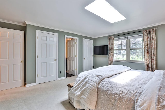 6341 Marshall Rd, Centerville, OH 45459 - bedroom featuring a skylight, crown molding, and carpet flooring
