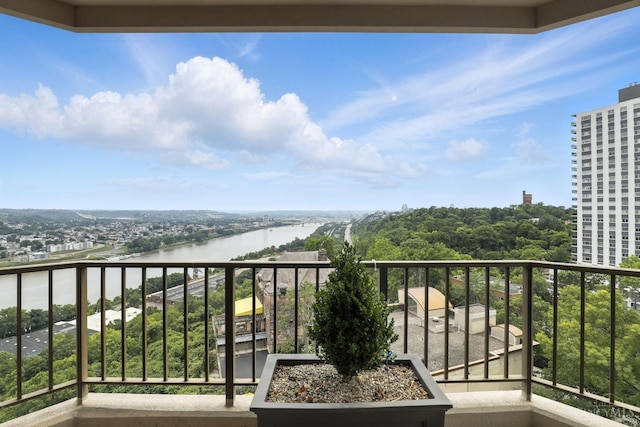 1201 Edgecliff Pl Unit 1083, Cincinnati, OH 45206 - balcony with a water view
