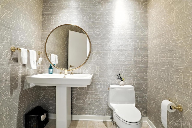 1201 Edgecliff Pl Unit 1083, Cincinnati, OH 45206 - half bath with toilet and baseboards