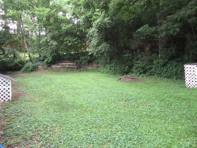 8608 Long Ln, Springfield Twp, OH 45231 - view of grassy yard
