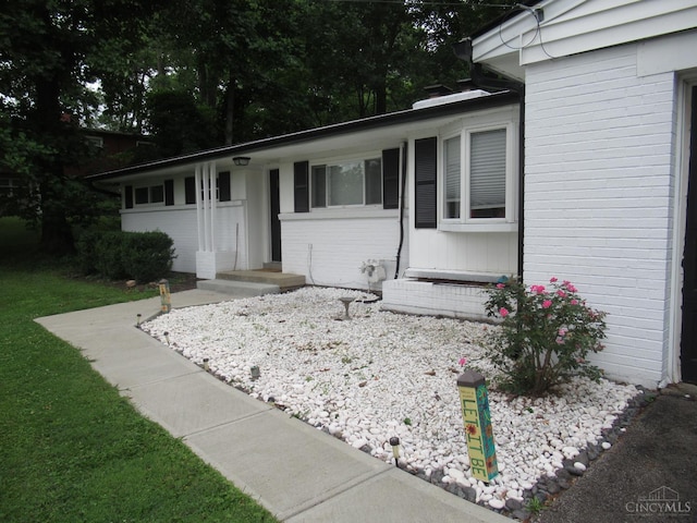 8608 Long Ln, Springfield Twp, OH 45231 - view of front facade