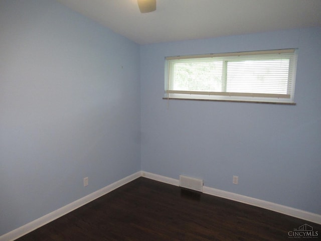 8608 Long Ln, Springfield Twp, OH 45231 - empty room featuring dark wood-style flooring and ceiling fan
