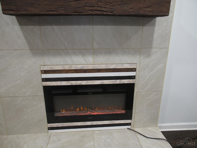 8608 Long Ln, Springfield Twp, OH 45231 - detailed view of a glass covered fireplace