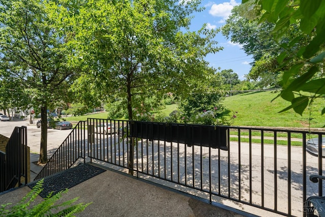 1236 Louden St, Cincinnati, OH 45202 - gate with a yard