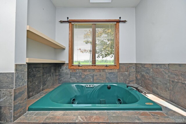 8424 Oak Grove Rd, Georgetown, OH 45121 - bathroom featuring a whirlpool tub