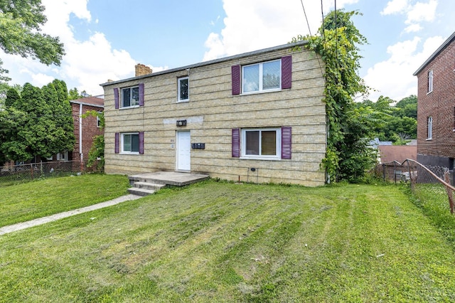 146 Glenridge Pl, Cincinnati, OH 45217 - view of front facade with a chimney and a fenced backyard