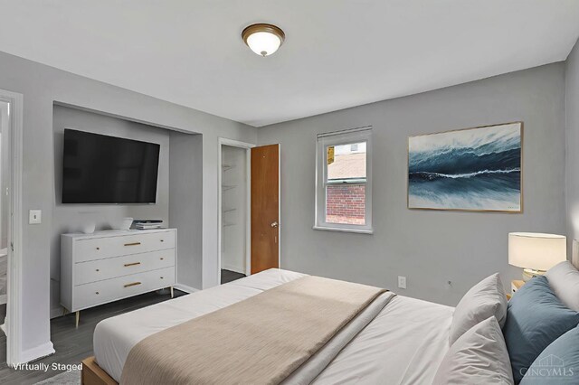 146 Glenridge Pl, Cincinnati, OH 45217 - bedroom featuring wood finished floors