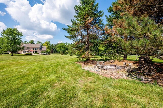 8069 Green Lake Dr, Liberty Twp, OH 45044 - view of grassy yard