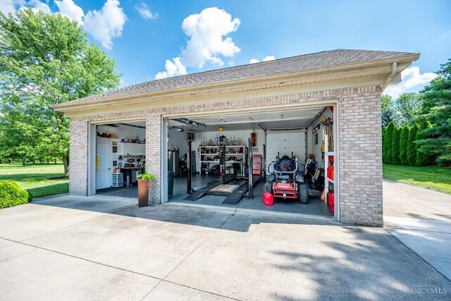 8069 Green Lake Dr, Liberty Twp, OH 45044 - garage featuring driveway