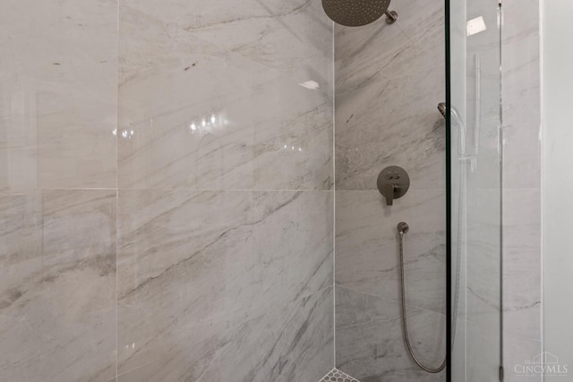 4150 Paddock Rd, Cincinnati, OH 45229 - bathroom view of a tile shower