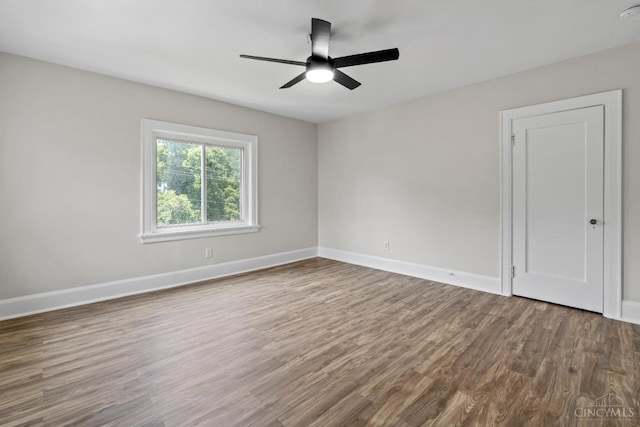 4150 Paddock Rd, Cincinnati, OH 45229 - unfurnished room with wood finished floors, ceiling fan, and a smoke detector