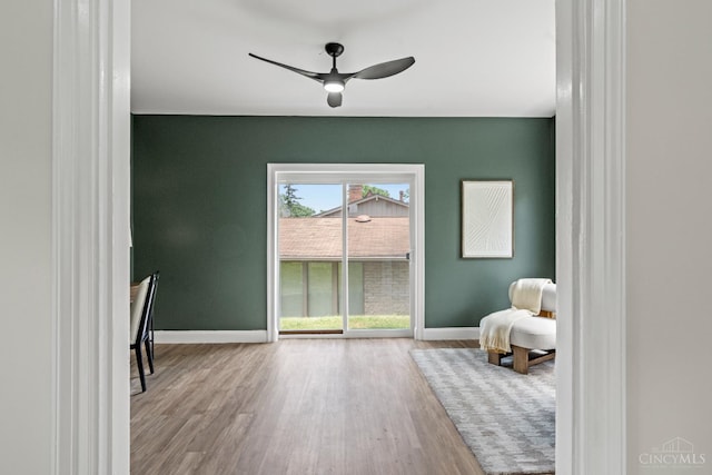 4150 Paddock Rd, Cincinnati, OH 45229 - sitting room featuring wood finished floors and ceiling fan