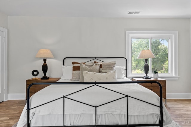 4150 Paddock Rd, Cincinnati, OH 45229 - bedroom featuring wood finished floors