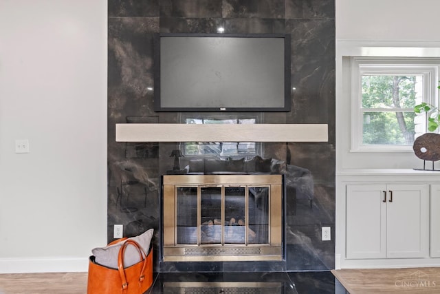 4150 Paddock Rd, Cincinnati, OH 45229 - detailed view of baseboards and wood finished floors
