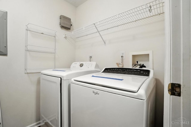 5433 Harbourwatch Unit 104, Deerfield Twp, OH 45040 - laundry area featuring washer and dryer