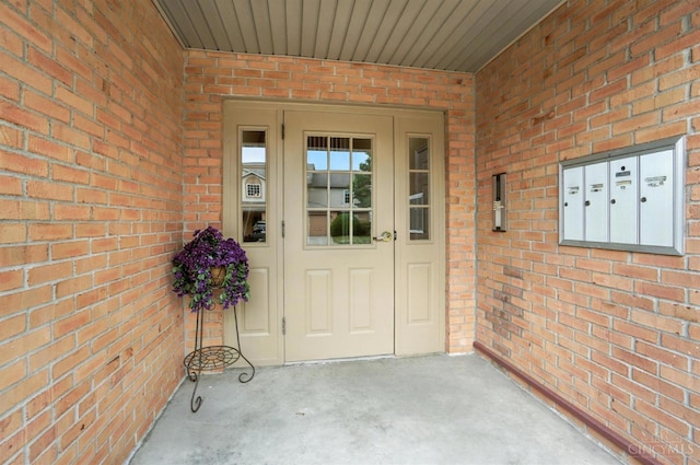 5433 Harbourwatch Unit 104, Deerfield Twp, OH 45040 - property entrance with brick siding