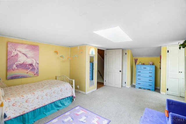 1146 Wilshire Ave, Anderson Twp, OH 45230 - bedroom featuring carpet floors and a skylight