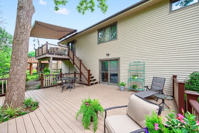 5613 Williamsburg Way, Fairfield, OH 45014 - wooden terrace featuring stairway