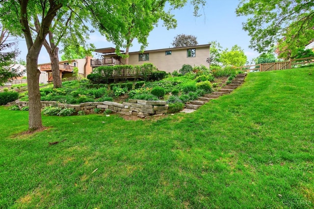 5613 Williamsburg Way, Fairfield, OH 45014 - view of yard featuring a wooden deck