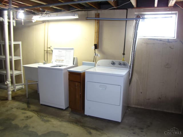 2573 Adams Rd, Colerain Twp, OH 45231 - laundry area with washer and dryer