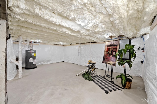 4249 Chambers St, Cincinnati, OH 45223 - unfinished below grade area with water heater