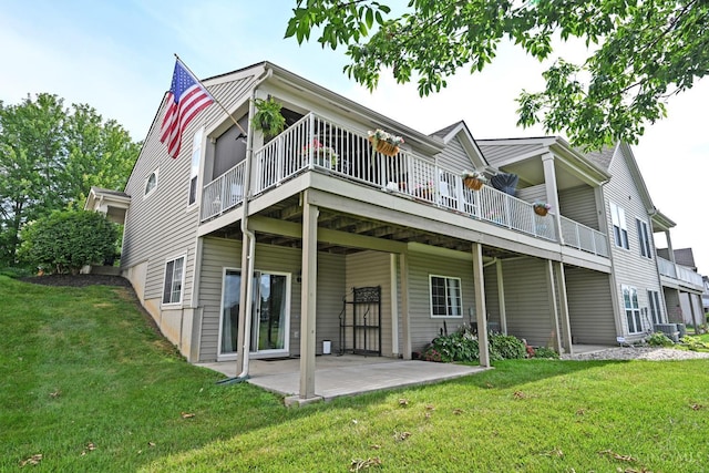 4154 Fieldsedge Dr, Mason, OH 45040 - rear view of house with a yard, a patio, and a deck