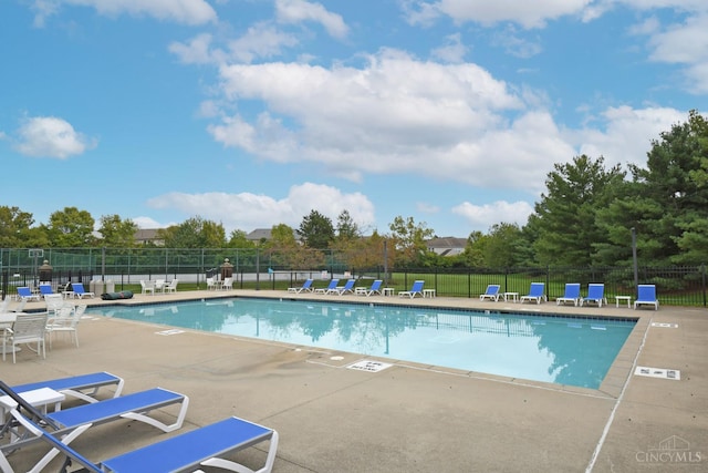 4154 Fieldsedge Dr, Mason, OH 45040 - community pool featuring a patio area
