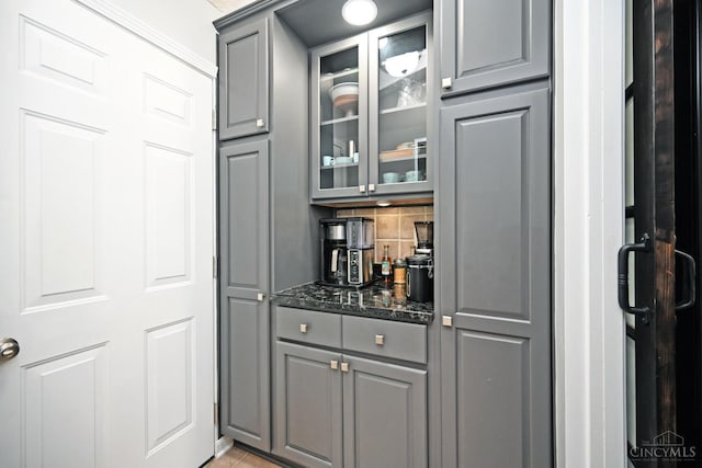 4154 Fieldsedge Dr, Mason, OH 45040 - bar area with backsplash