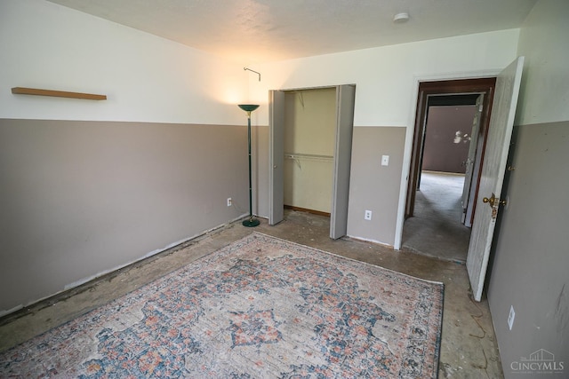 881 Trails End Dr, Liberty Twp, OH 45050 - unfurnished bedroom featuring a closet