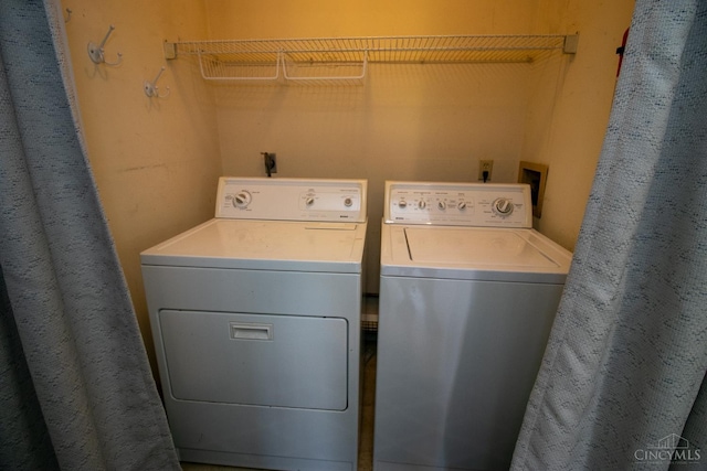 881 Trails End Dr, Liberty Twp, OH 45050 - washroom with washer and dryer