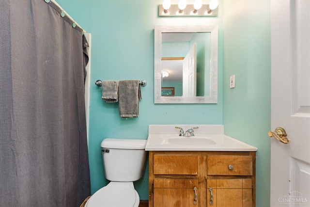 3067 Sugartree Rd, Tate Twp, OH 45106 - bathroom with vanity and curtained shower