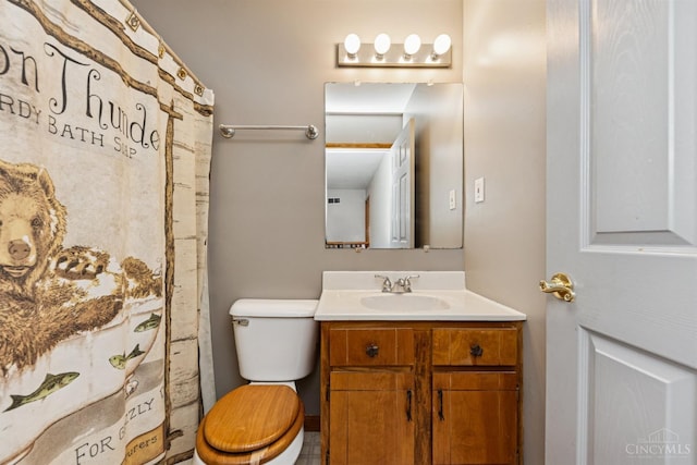 3067 Sugartree Rd, Tate Twp, OH 45106 - full bathroom featuring vanity and a shower with curtain