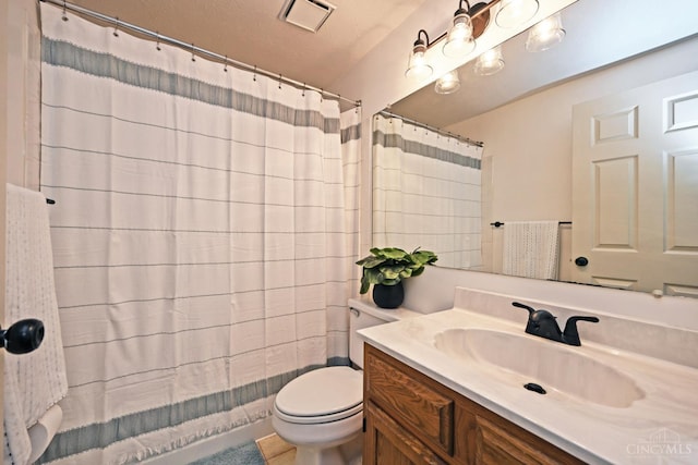 3016 Stratford Ct Unit 115, Cincinnati, OH 45140 - full bath featuring vanity and a shower with shower curtain