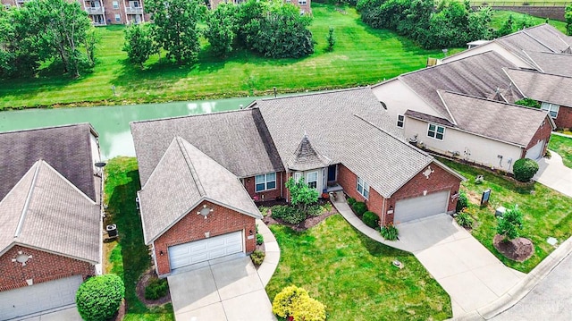 3435 Kleeman Lake Ct, Cincinnati, OH 45211 - aerial view of property and surrounding area featuring a large body of water