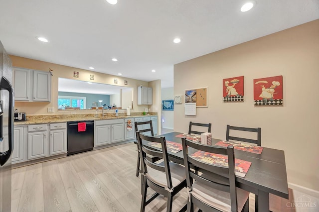3435 Kleeman Lake Ct, Cincinnati, OH 45211 - dining room featuring light wood-style floors and recessed lighting