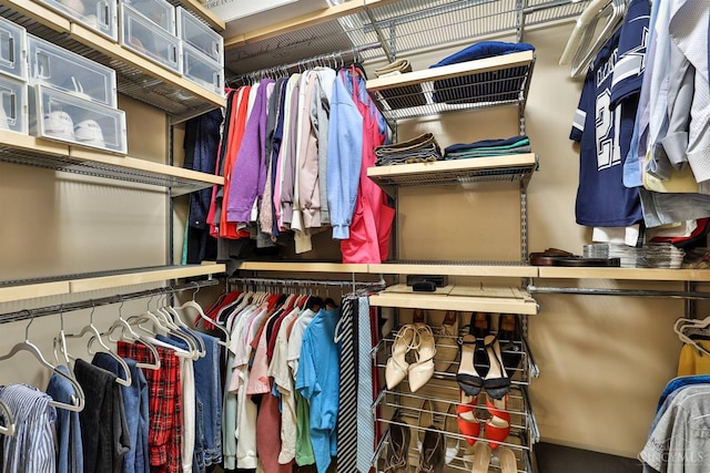 5681 Thomaridge Ct, Green Twp, OH 45248 - view of spacious closet