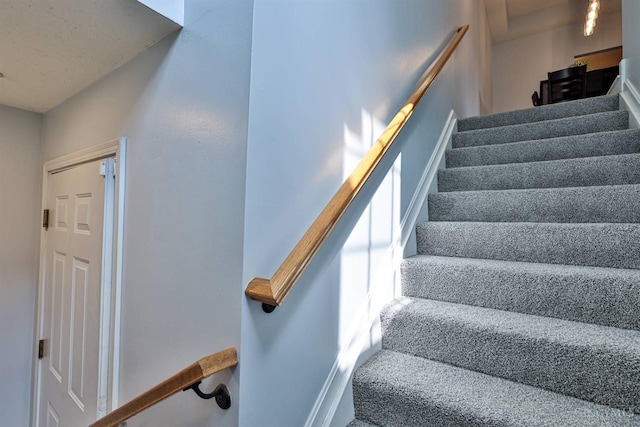 4282 Hickory Park Ln, Batavia Twp, OH 45103 - view of staircase