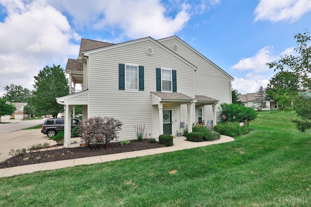 4282 Hickory Park Ln, Batavia Twp, OH 45103 - traditional-style house with a shingled roof and a front yard