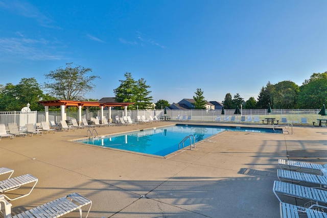 4282 Hickory Park Ln, Batavia Twp, OH 45103 - community pool with a patio area