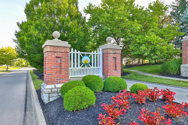 4282 Hickory Park Ln, Batavia Twp, OH 45103 - view of community sign
