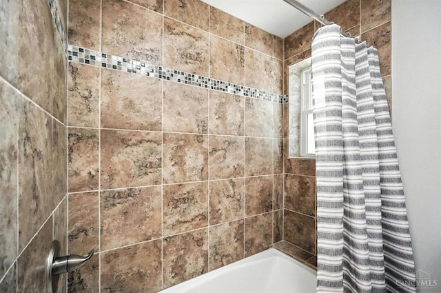 8135 Faller Rd, Hamilton Twp, OH 45039 - bathroom featuring bathing tub / shower combination