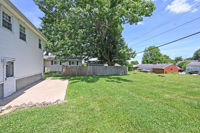 64 Craig Dr, Hamilton, OH 45013 - view of yard featuring a patio area