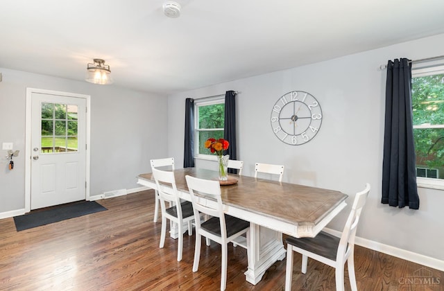 3340 Algus Ln, Green Twp, OH 45248 - dining area with wood finished floors and baseboards