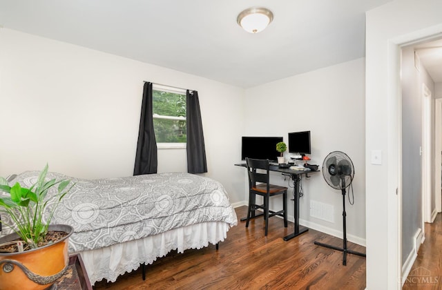 3340 Algus Ln, Green Twp, OH 45248 - bedroom featuring wood finished floors and baseboards