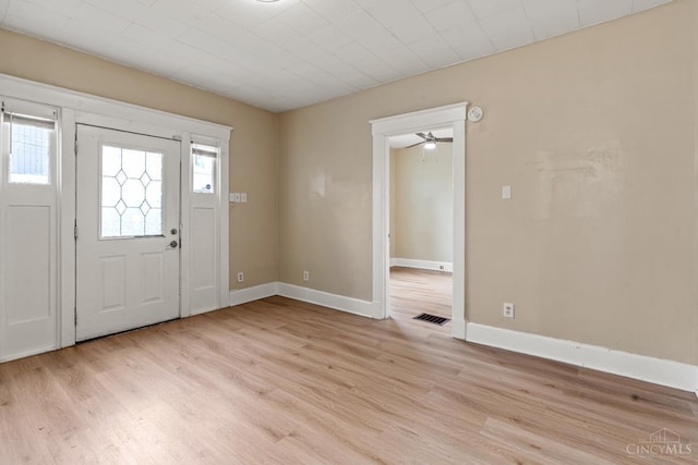 5824 Saranac Ave, Cincinnati, OH 45224 - entrance foyer featuring light wood-type flooring and baseboards