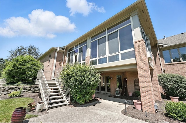 4994 Maxwell Dr, Mason, OH 45040 - view of building exterior with stairs