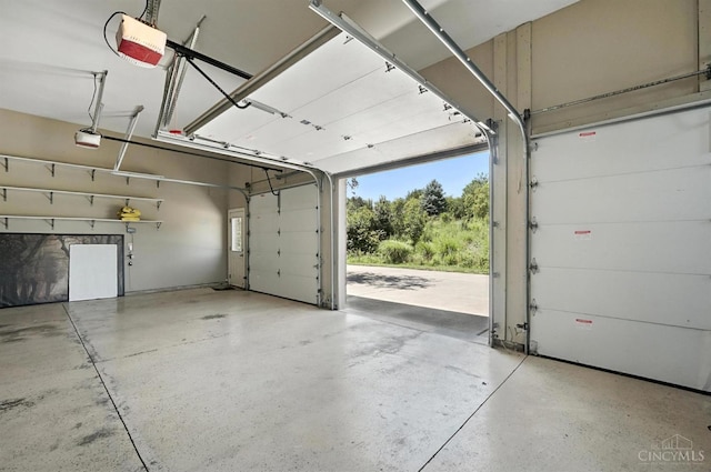4994 Maxwell Dr, Mason, OH 45040 - garage with a garage door opener